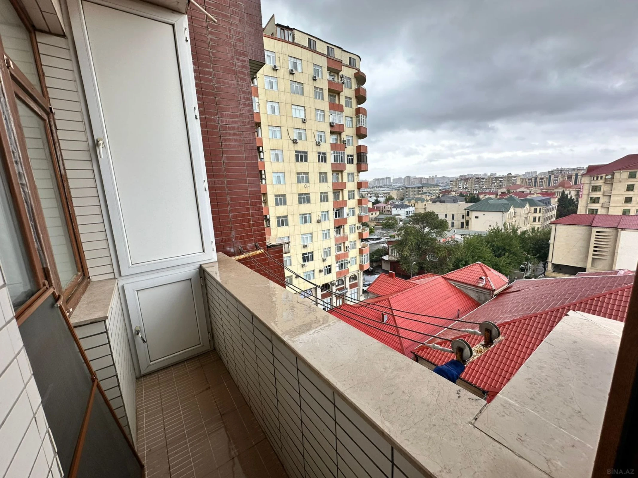 Satılır 2 otaqlı mənzil 65 m²