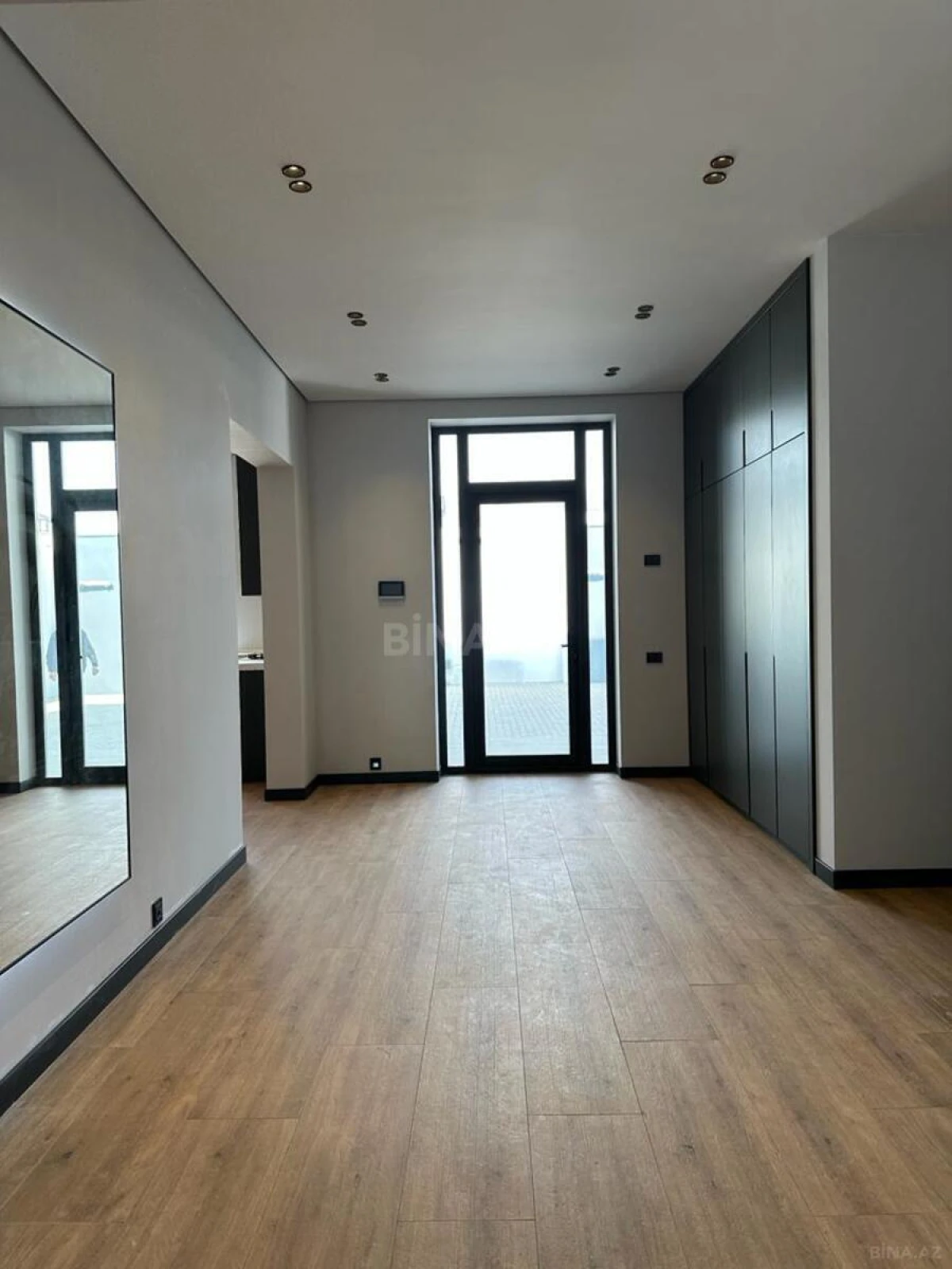 Satılır 6 otaqlı həyət evi 300 m²