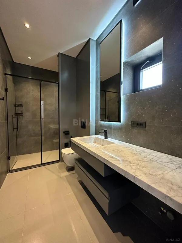 Satılır 6 otaqlı həyət evi 300 m²