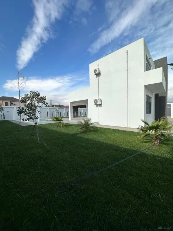 Satılır 6 otaqlı həyət evi 300 m²