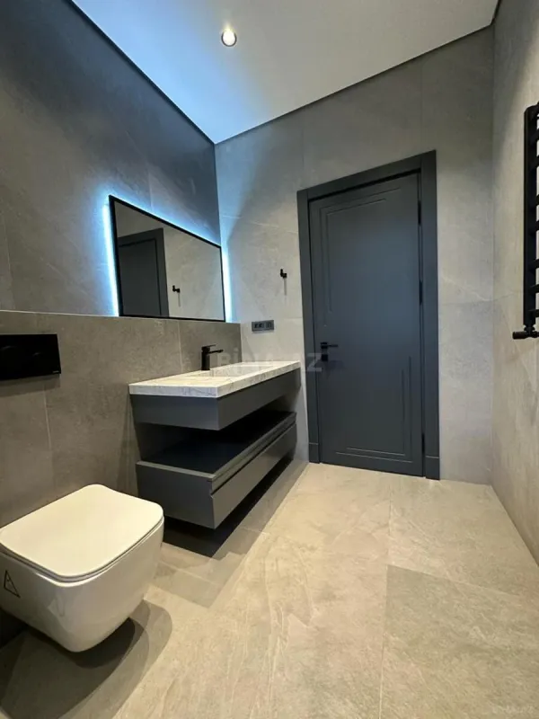 Satılır 6 otaqlı həyət evi 300 m²