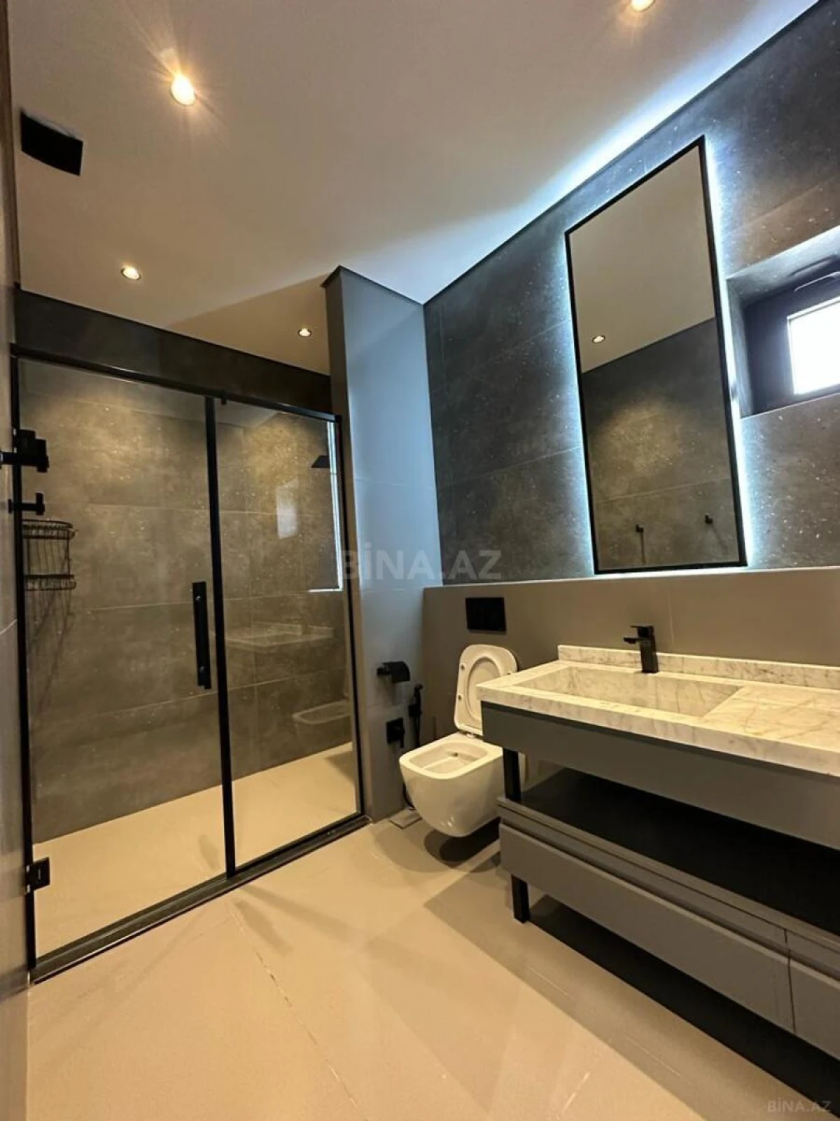 Satılır 6 otaqlı həyət evi 300 m²