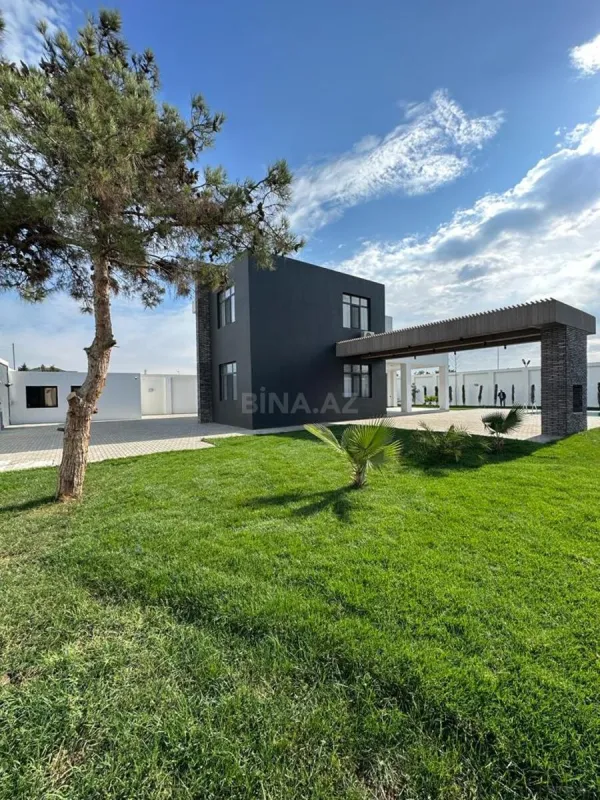 Satılır 6 otaqlı həyət evi 300 m²