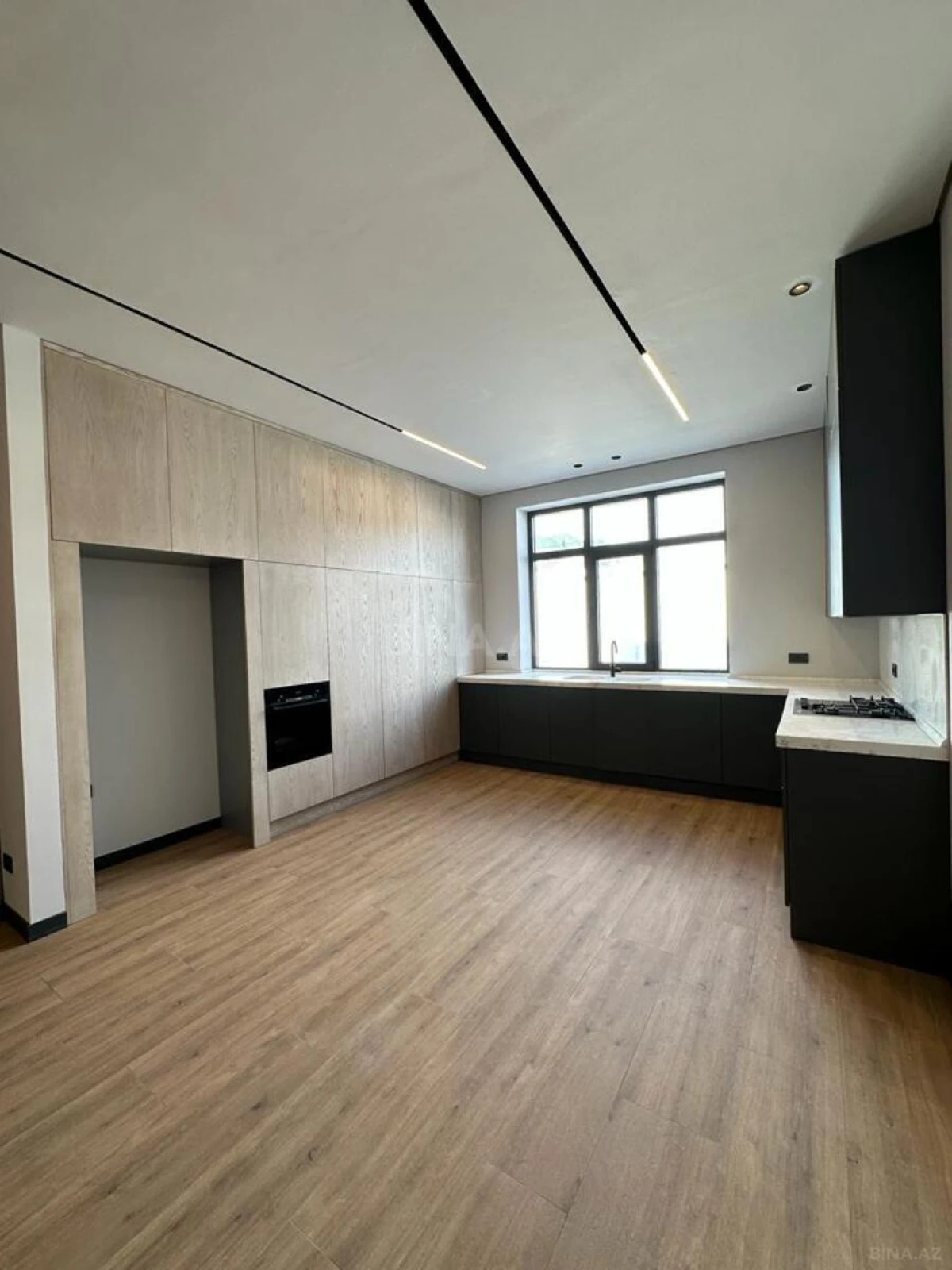 Satılır 6 otaqlı həyət evi 300 m²