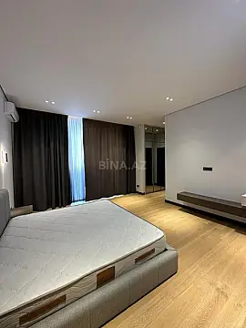 Satılır 6 otaqlı həyət evi 300 m²