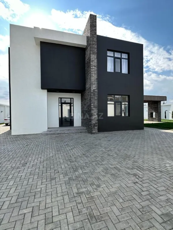 Satılır 6 otaqlı həyət evi 300 m²