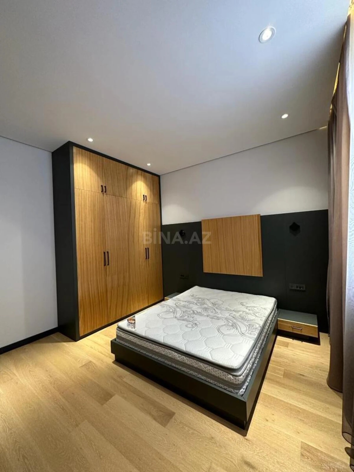 Satılır 6 otaqlı həyət evi 300 m²