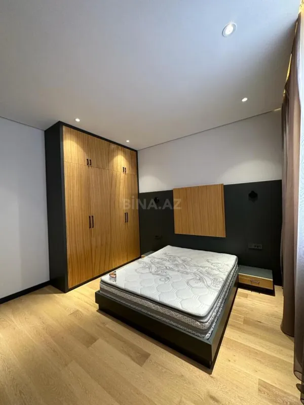 Satılır 6 otaqlı həyət evi 300 m²