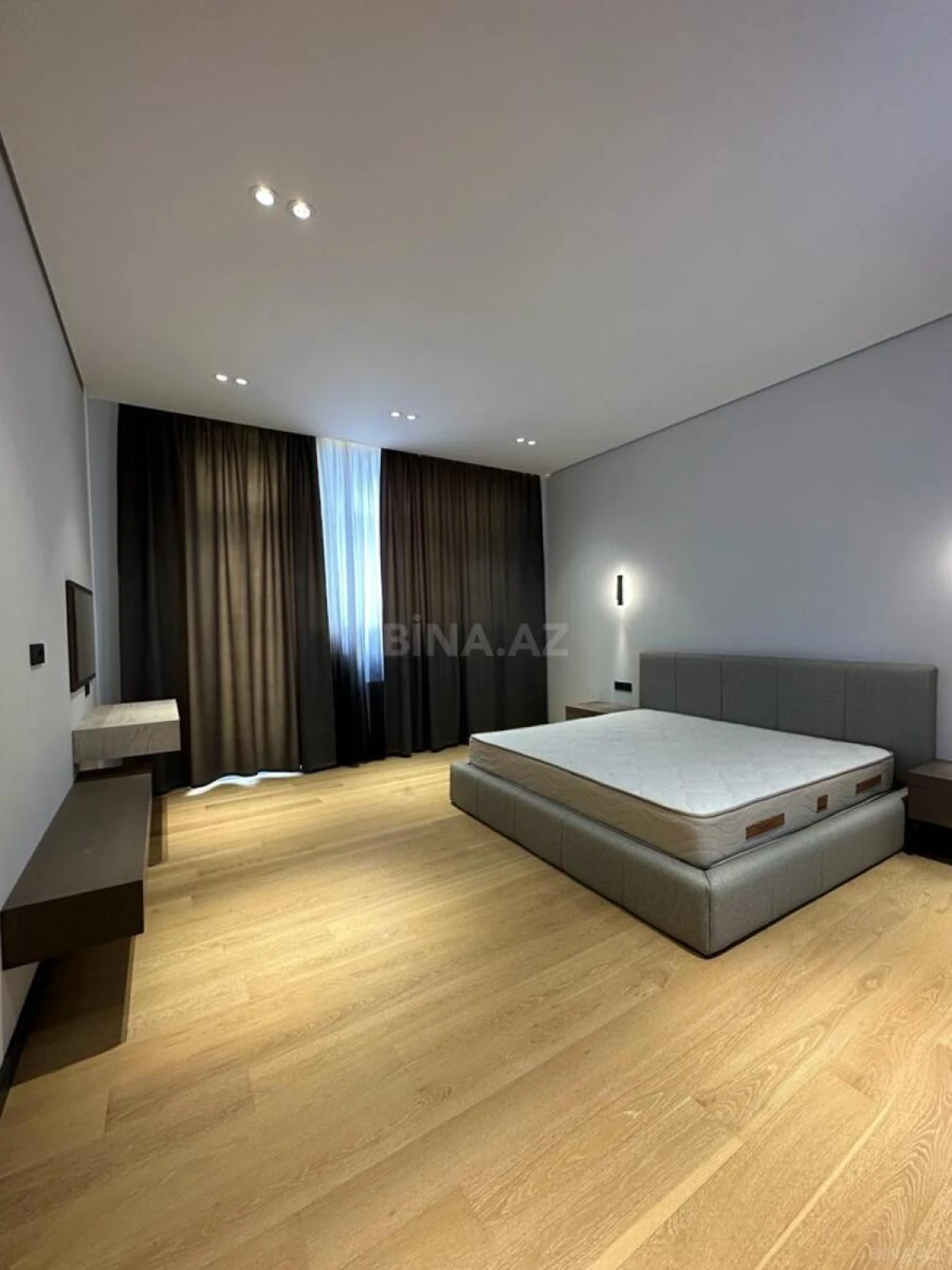 Satılır 6 otaqlı həyət evi 300 m²