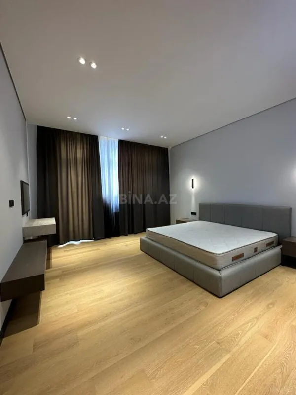 Satılır 6 otaqlı həyət evi 300 m²