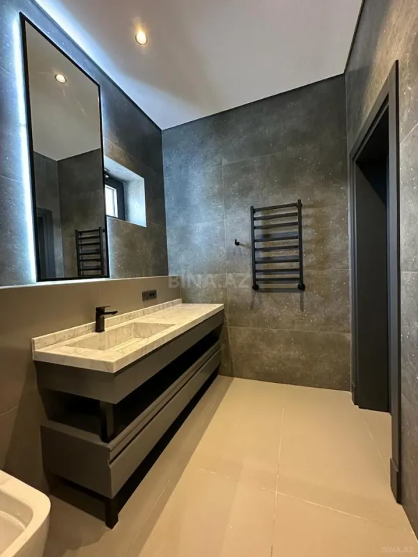 Satılır 6 otaqlı həyət evi 300 m²