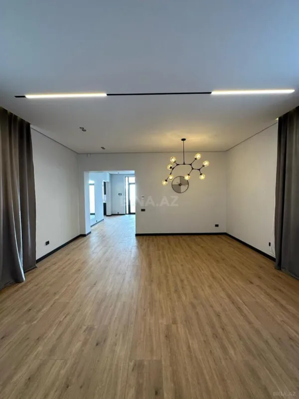 Satılır 6 otaqlı həyət evi 300 m²