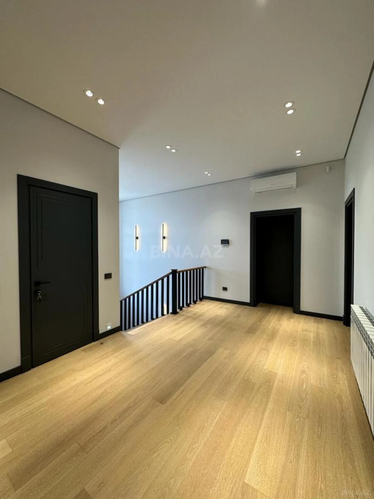 Satılır 6 otaqlı həyət evi 300 m²