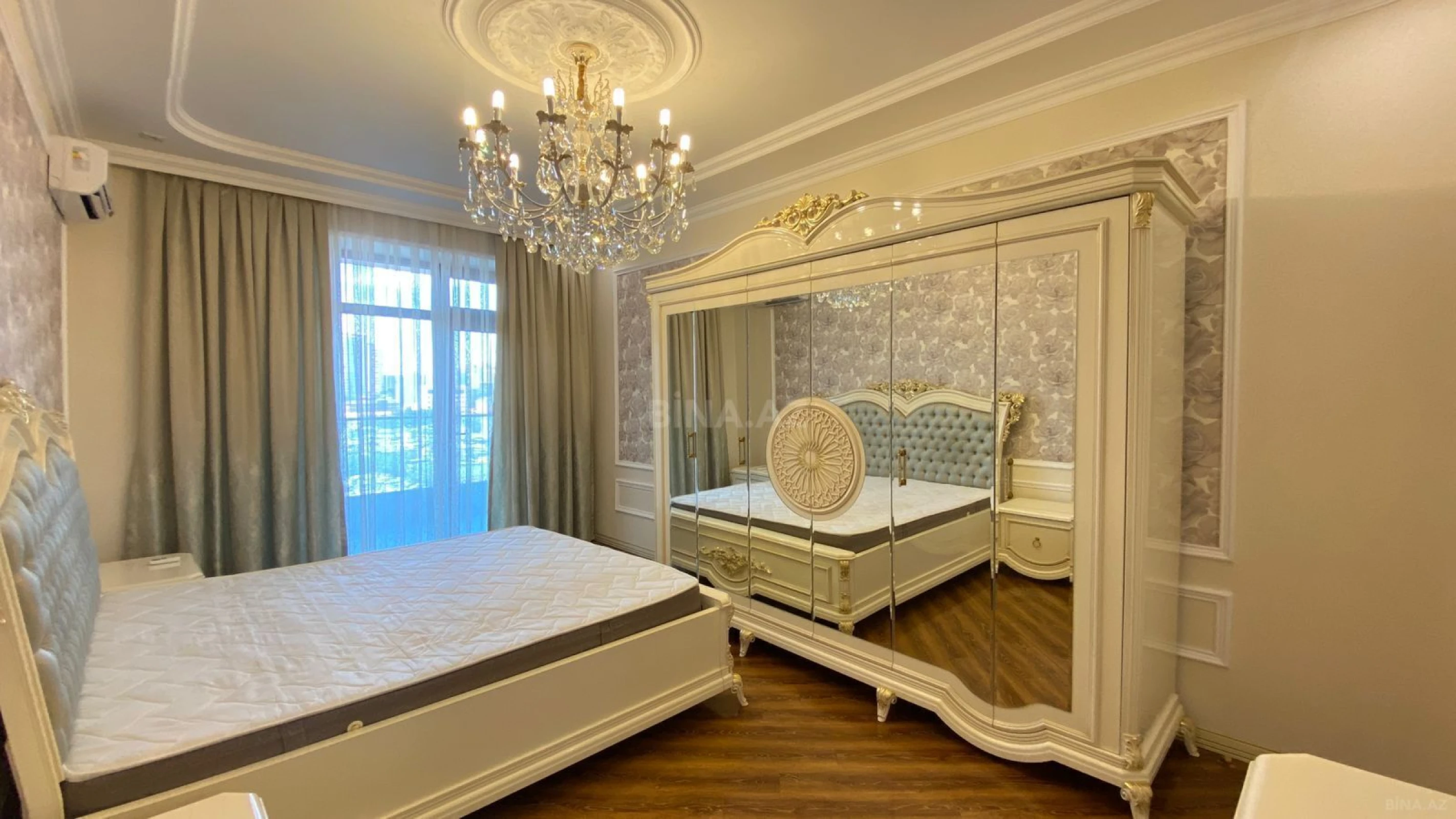 Kirayə verilir 3 otaqlı mənzil 150 m²