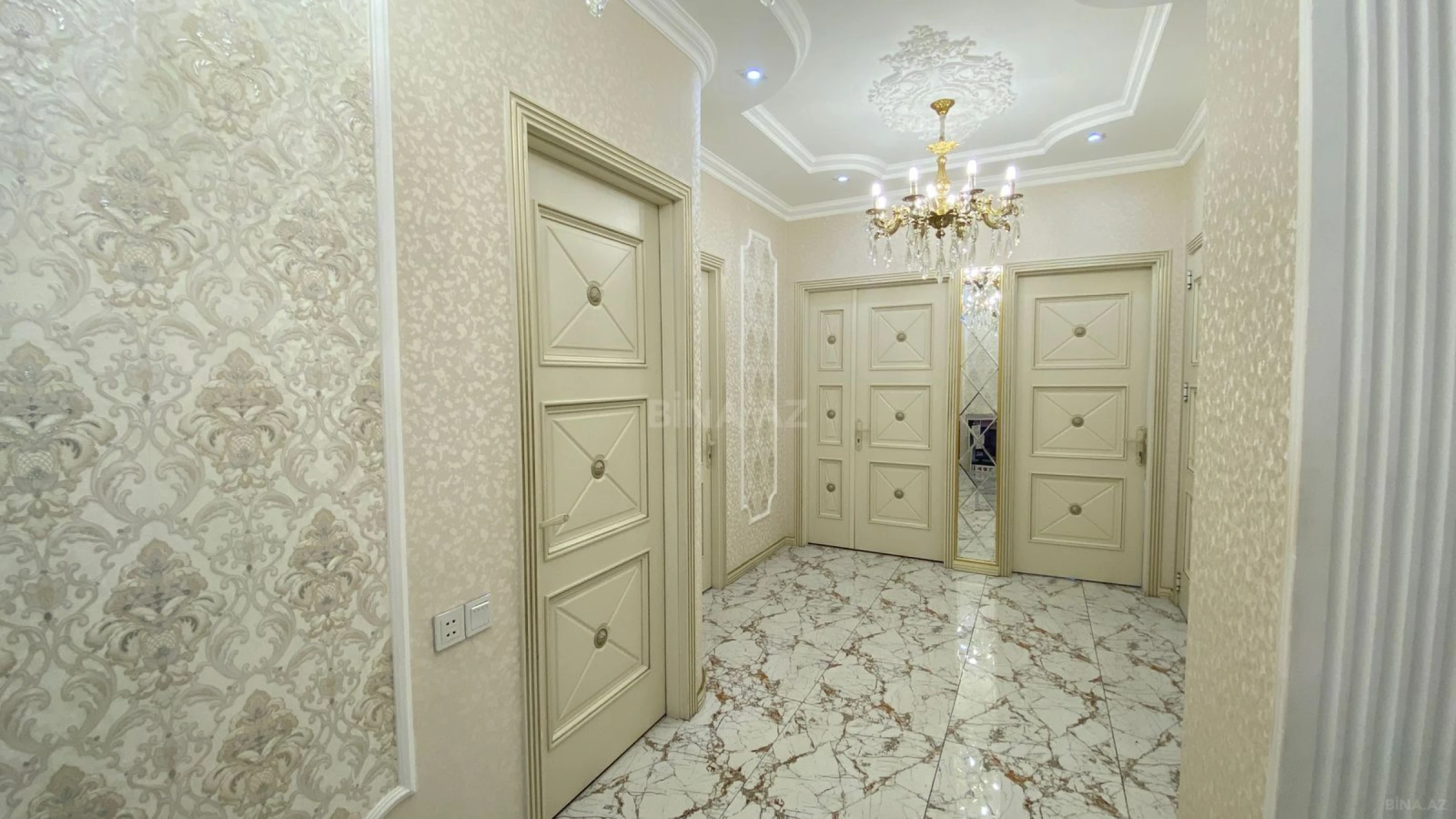 Kirayə verilir 3 otaqlı mənzil 150 m²