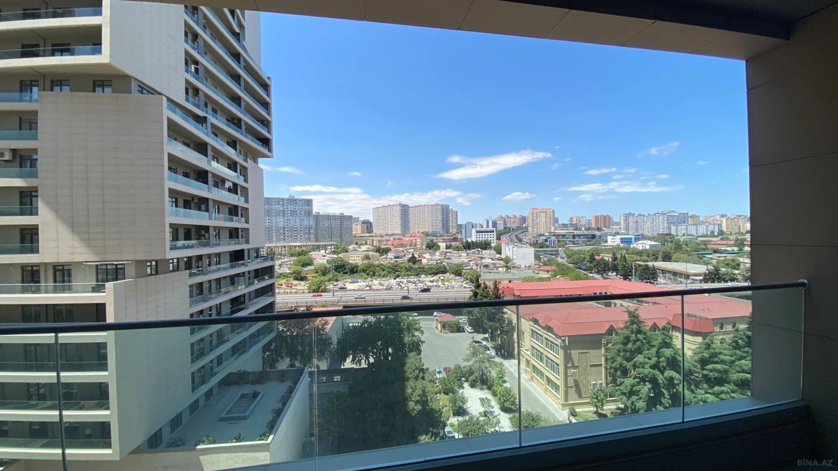 Kirayə verilir 3 otaqlı mənzil 150 m²