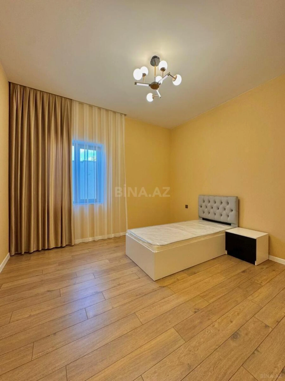 Satılır 4 otaqlı həyət evi 180 m²