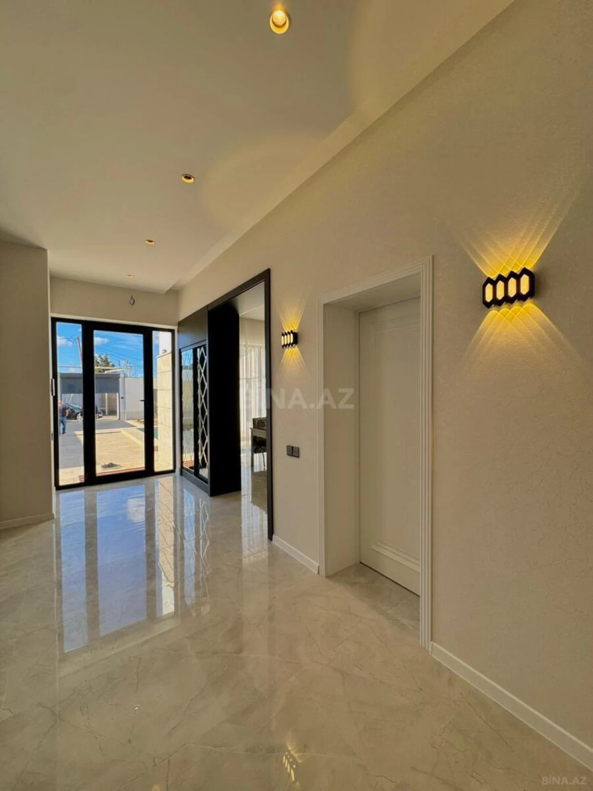 Satılır 4 otaqlı həyət evi 180 m²