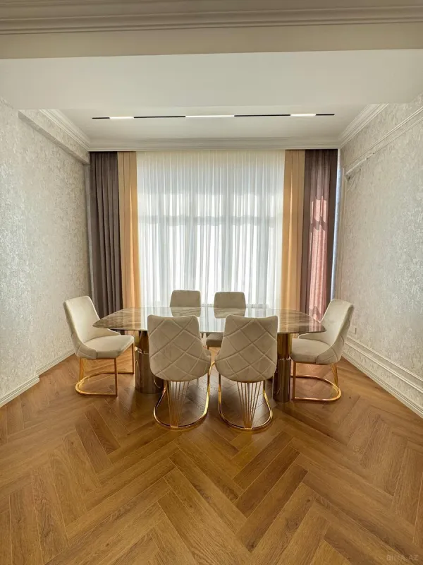 Satılır 4 otaqlı mənzil 160 m²