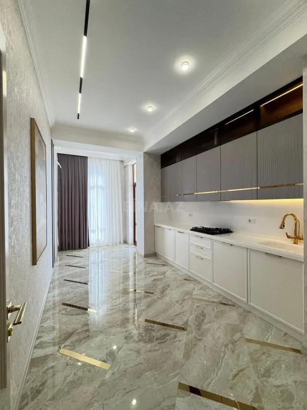 Satılır 4 otaqlı mənzil 160 m²