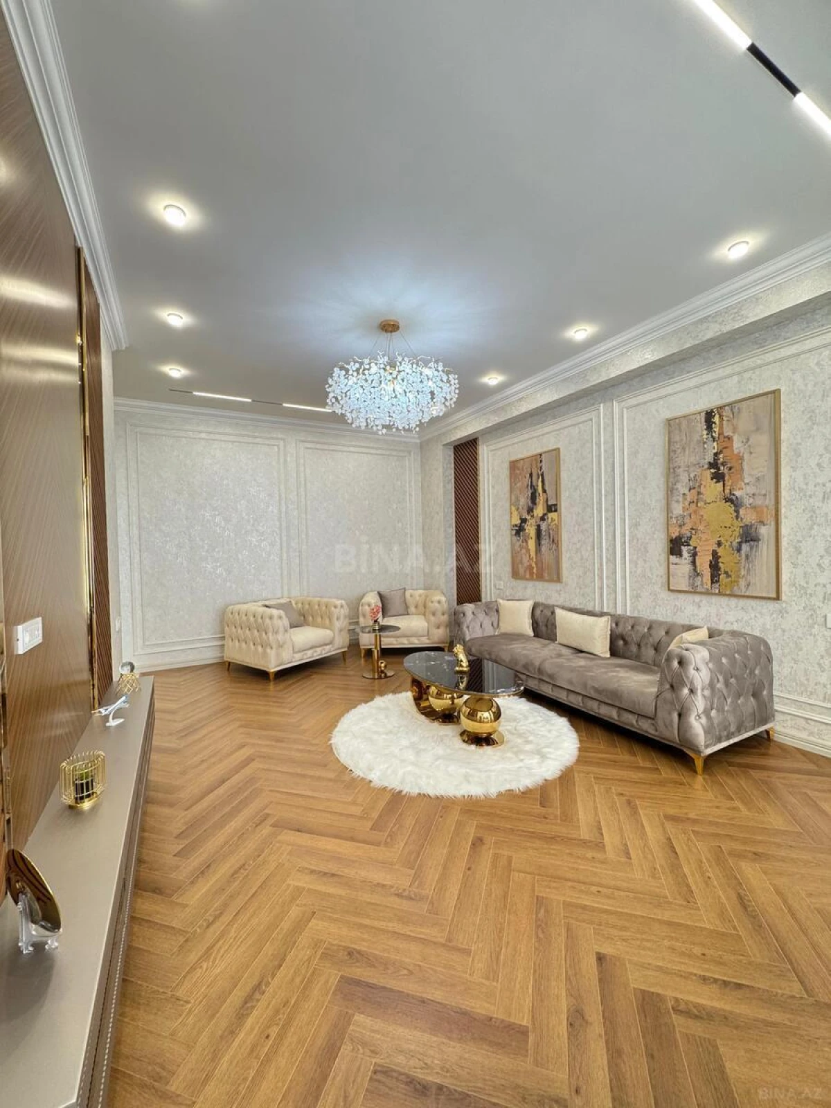 Satılır 4 otaqlı mənzil 160 m²