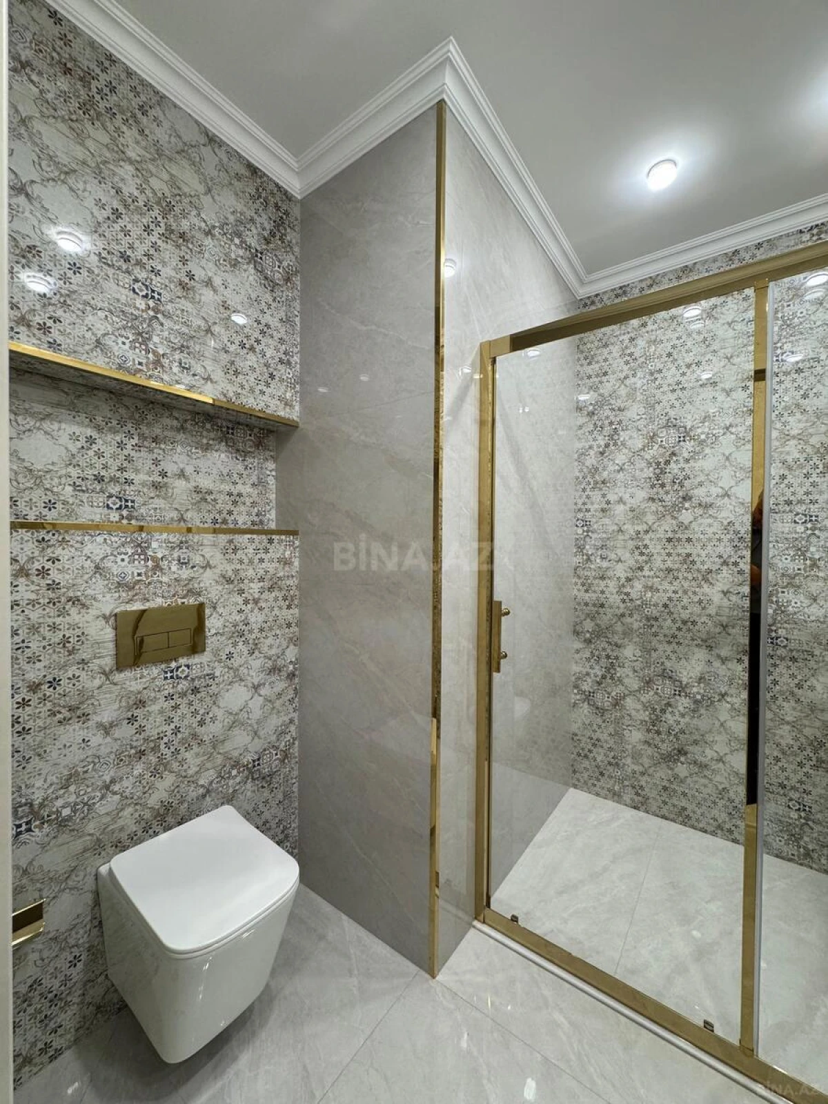 Satılır 4 otaqlı mənzil 160 m²