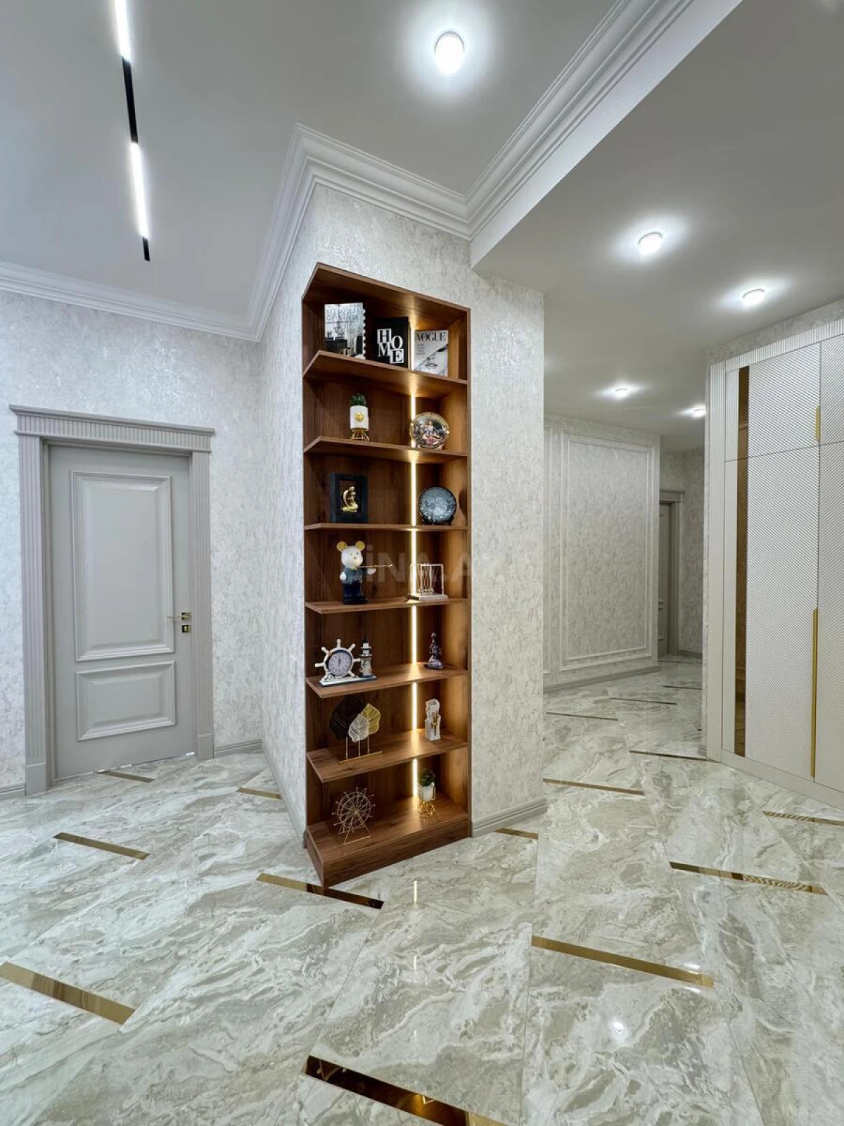 Satılır 4 otaqlı mənzil 160 m²