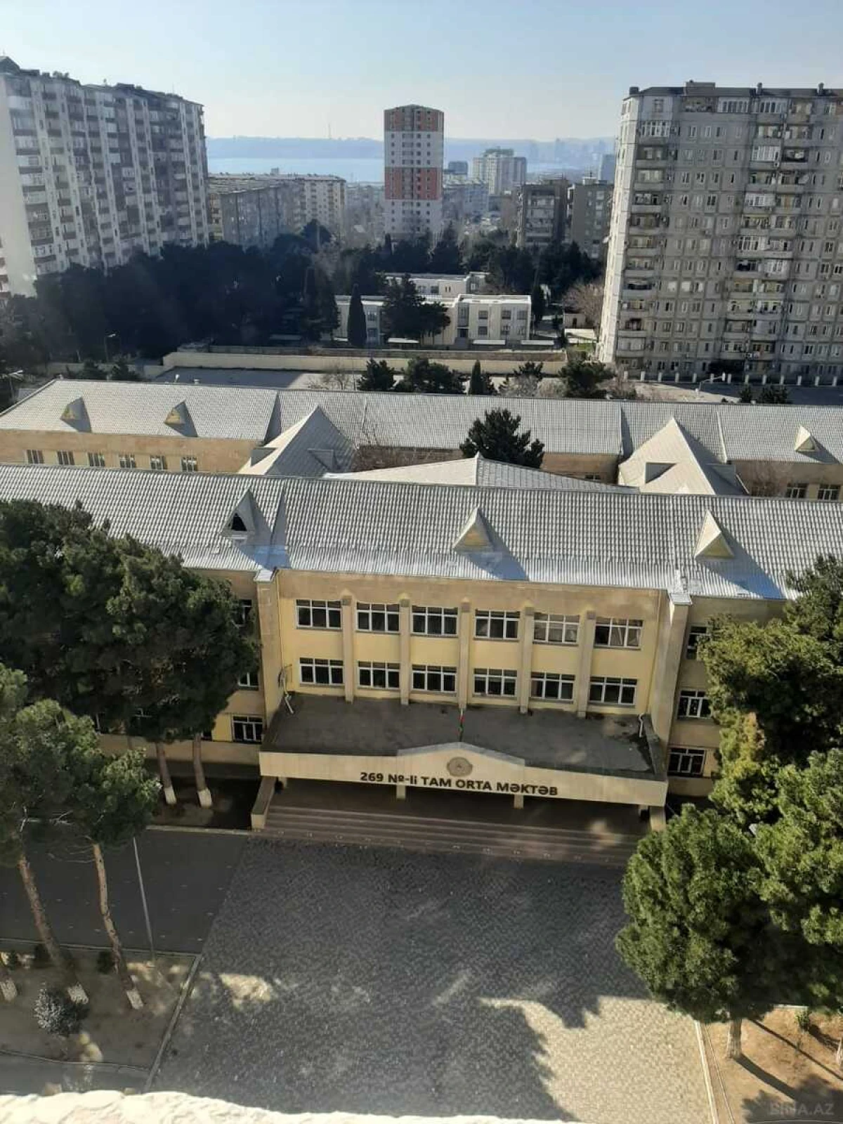 Satılır 3 otaqlı mənzil 138 m²