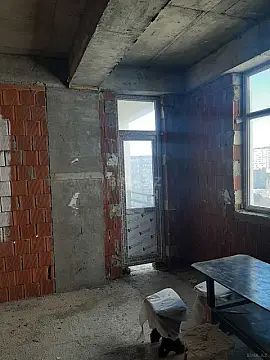 Satılır 3 otaqlı mənzil 138 m²