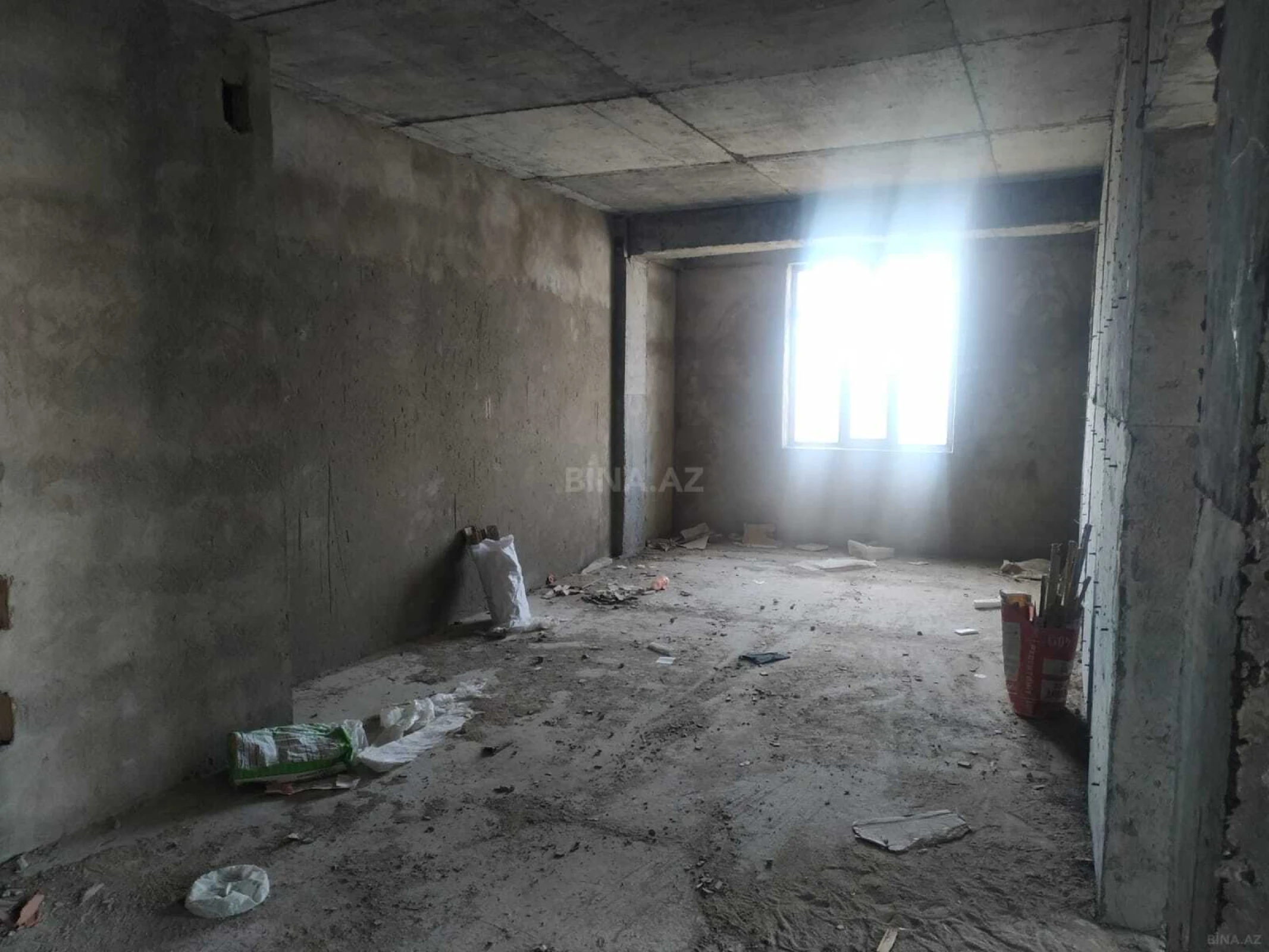 Satılır 3 otaqlı mənzil 138 m²