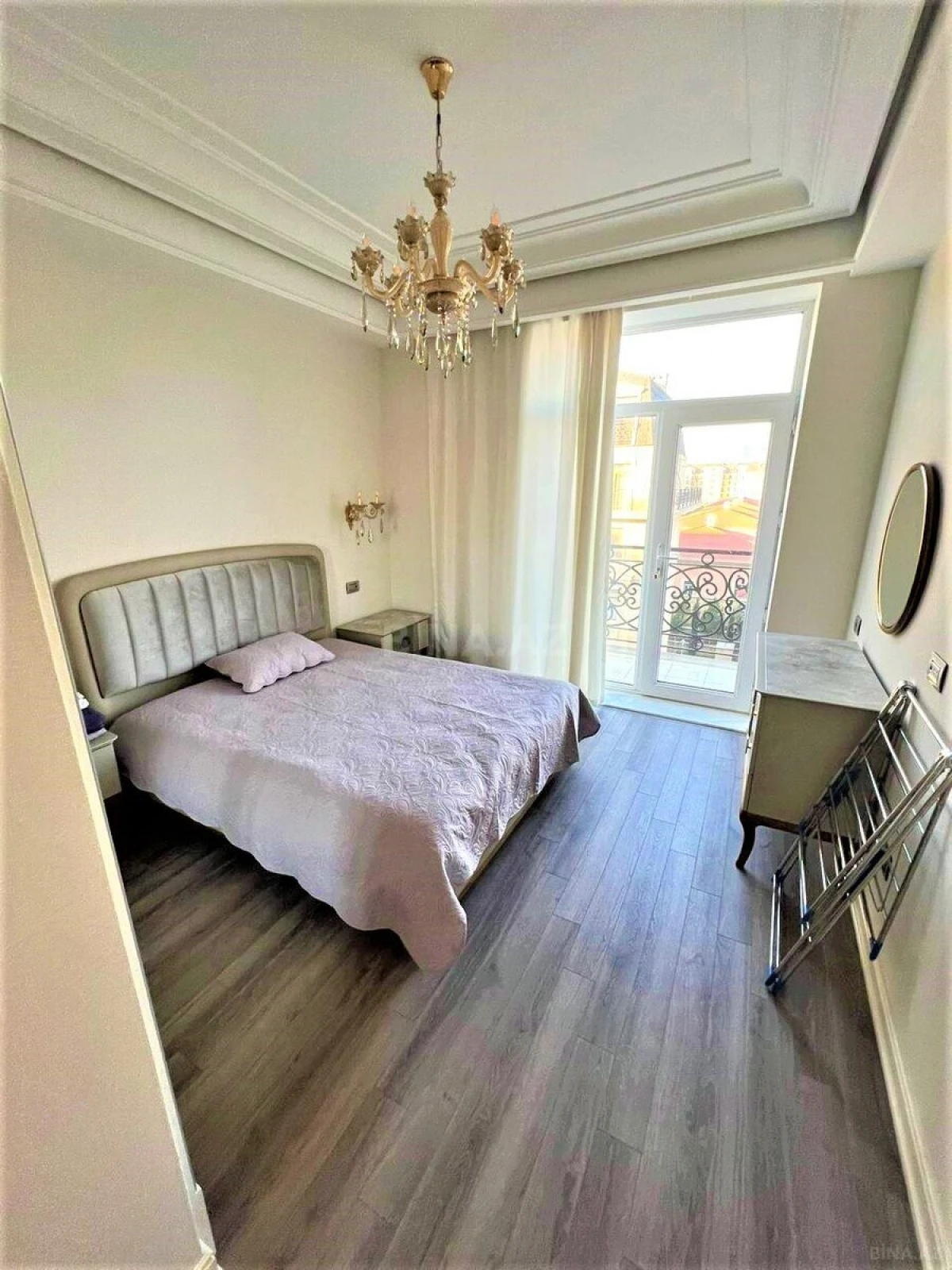 Kirayə verilir 4 otaqlı mənzil 170 m²