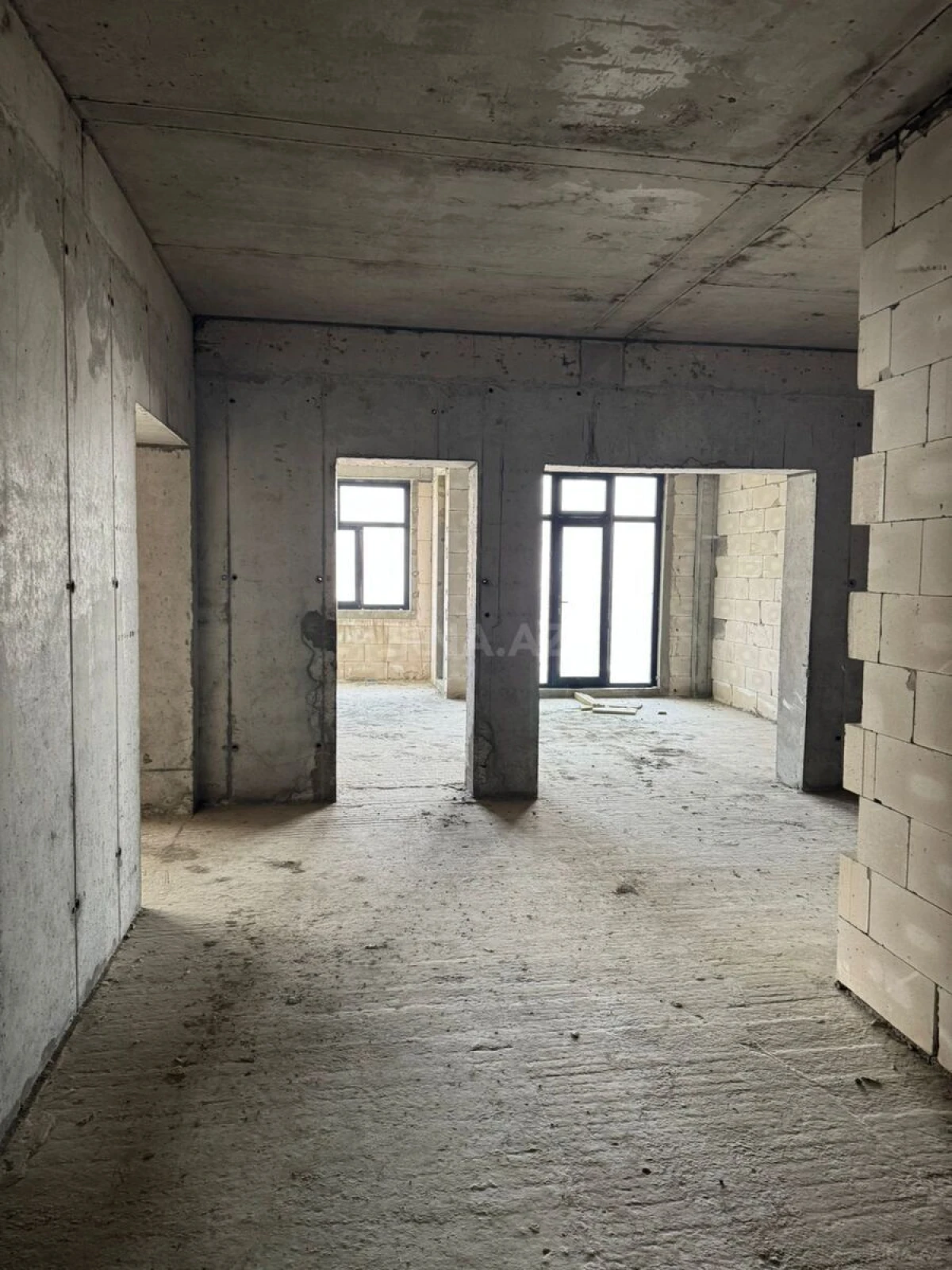 Satılır 3 otaqlı mənzil 128 m²