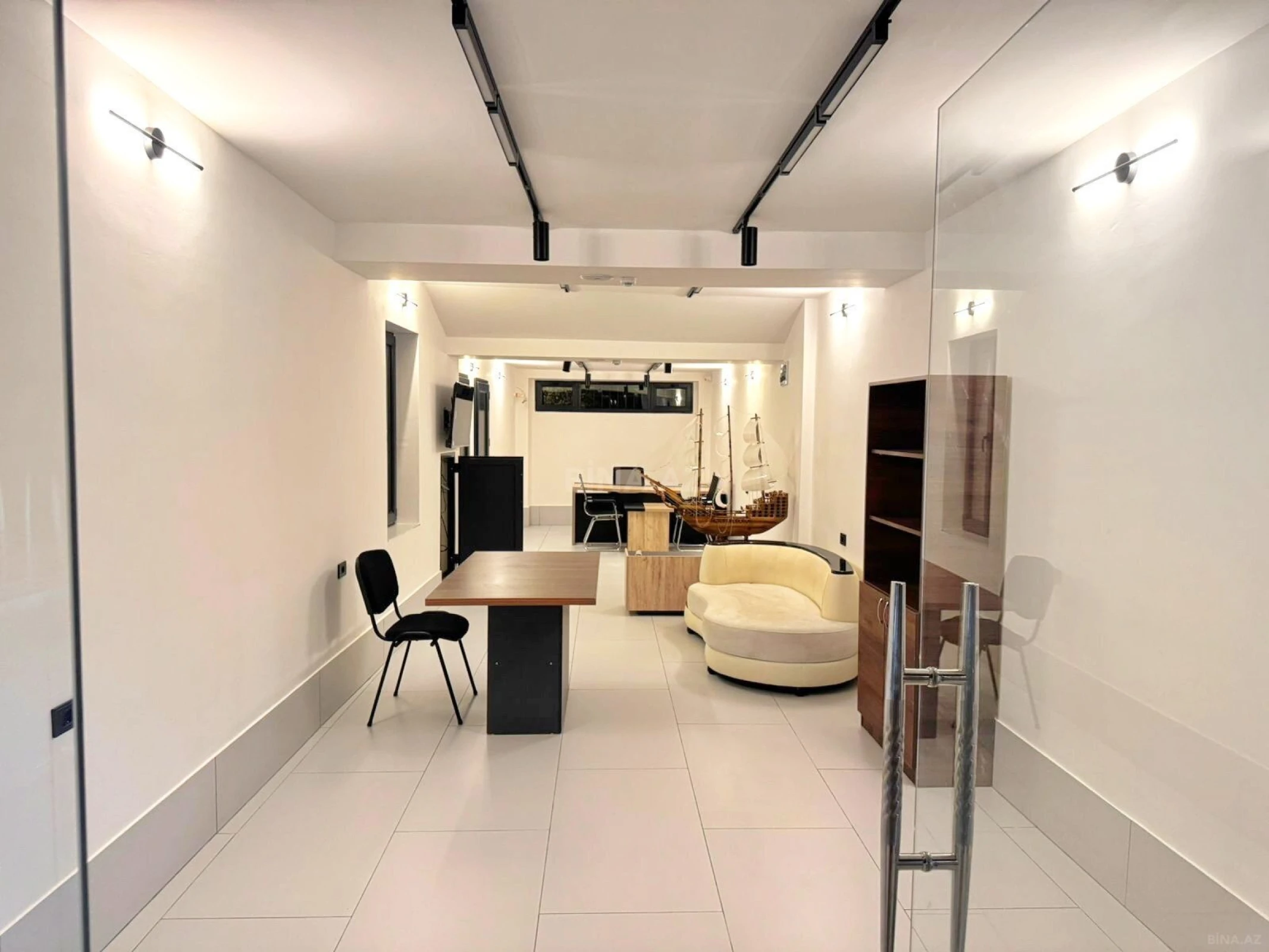 Satılır obyekt 42 m²