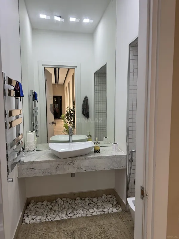 Satılır 6 otaqlı ofis 205 m²