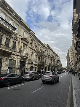 Satılır 6 otaqlı ofis 205 m² — Bakı, Sahil qəs. 6 otaq 205.00 m²