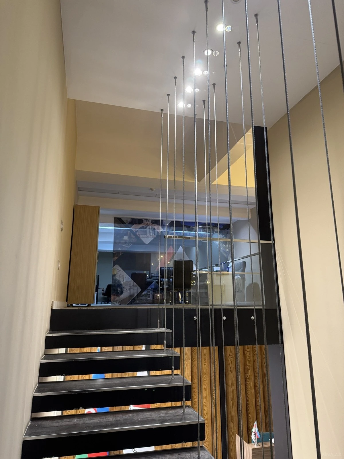 Satılır 6 otaqlı ofis 205 m²