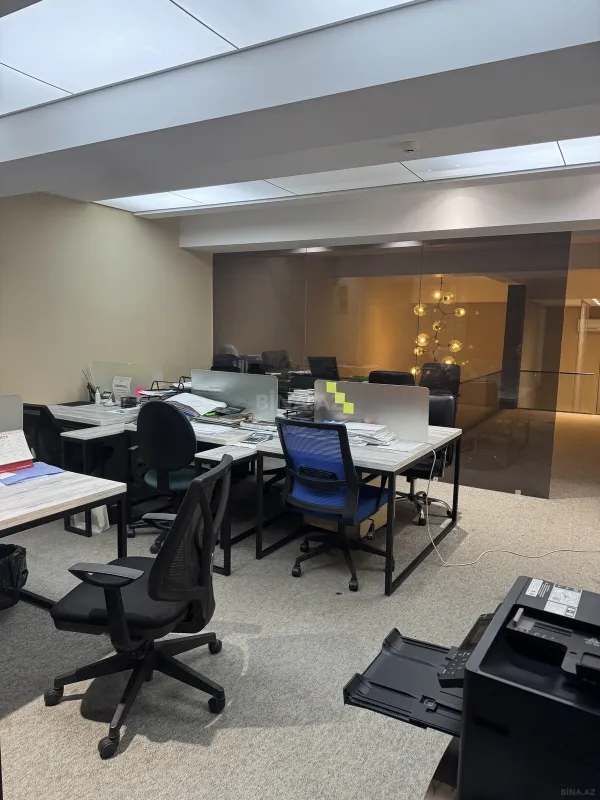 Satılır 6 otaqlı ofis 205 m²