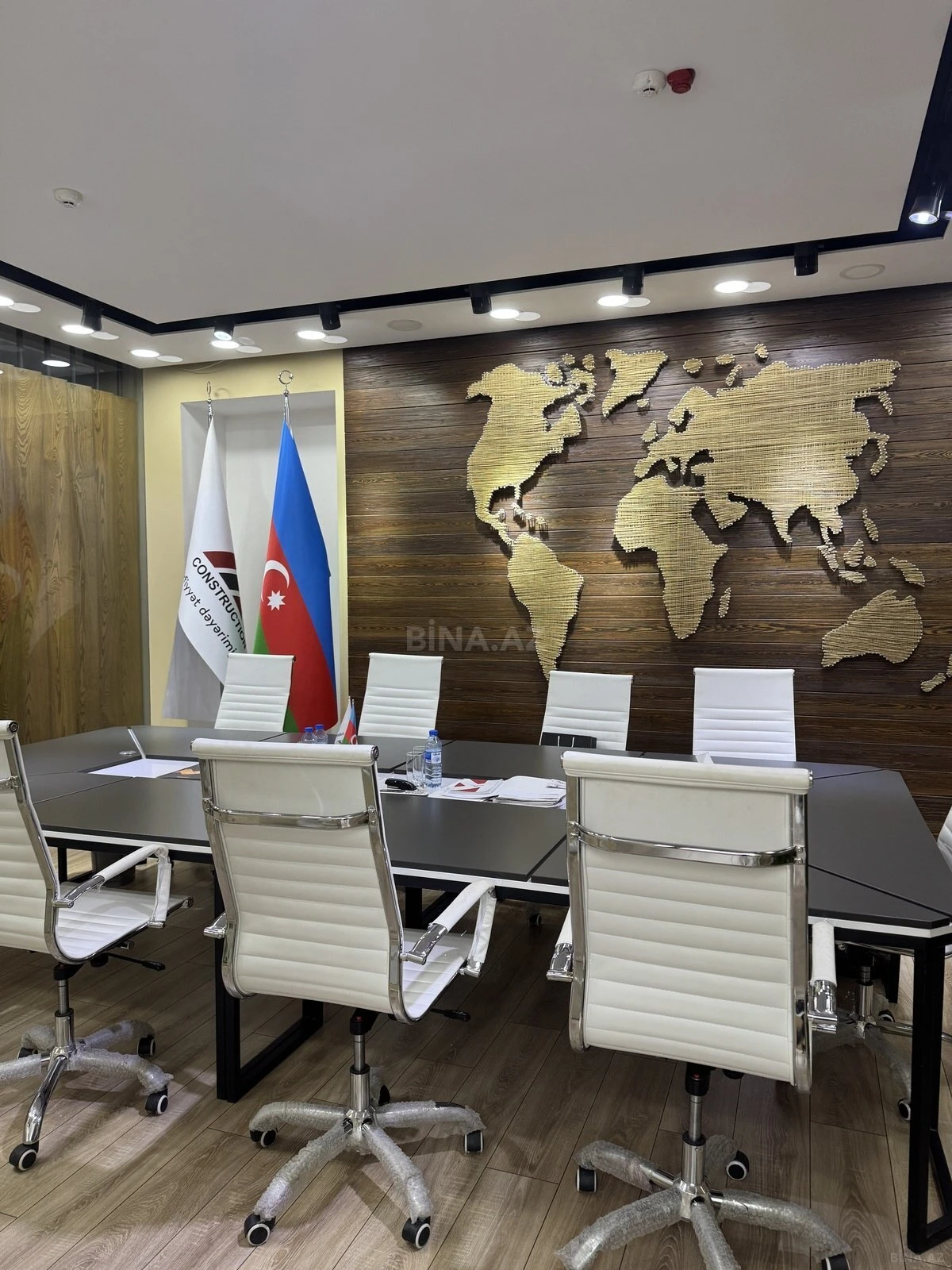 Satılır 6 otaqlı ofis 205 m²