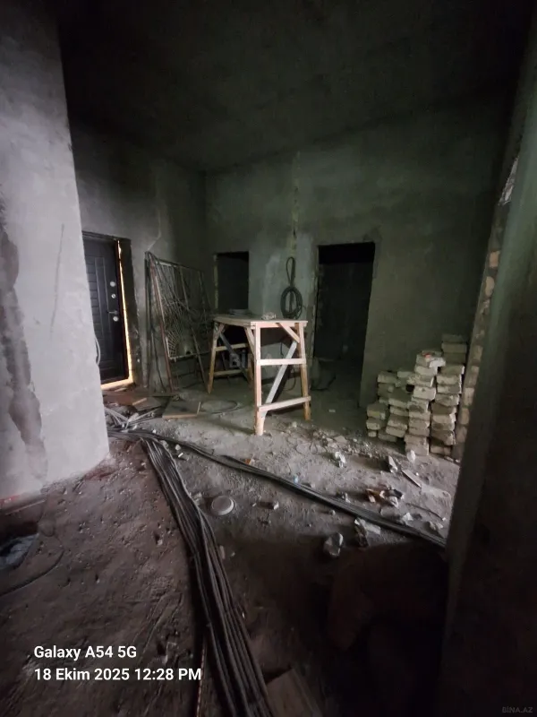 Satılır 3 otaqlı mənzil 146 m²