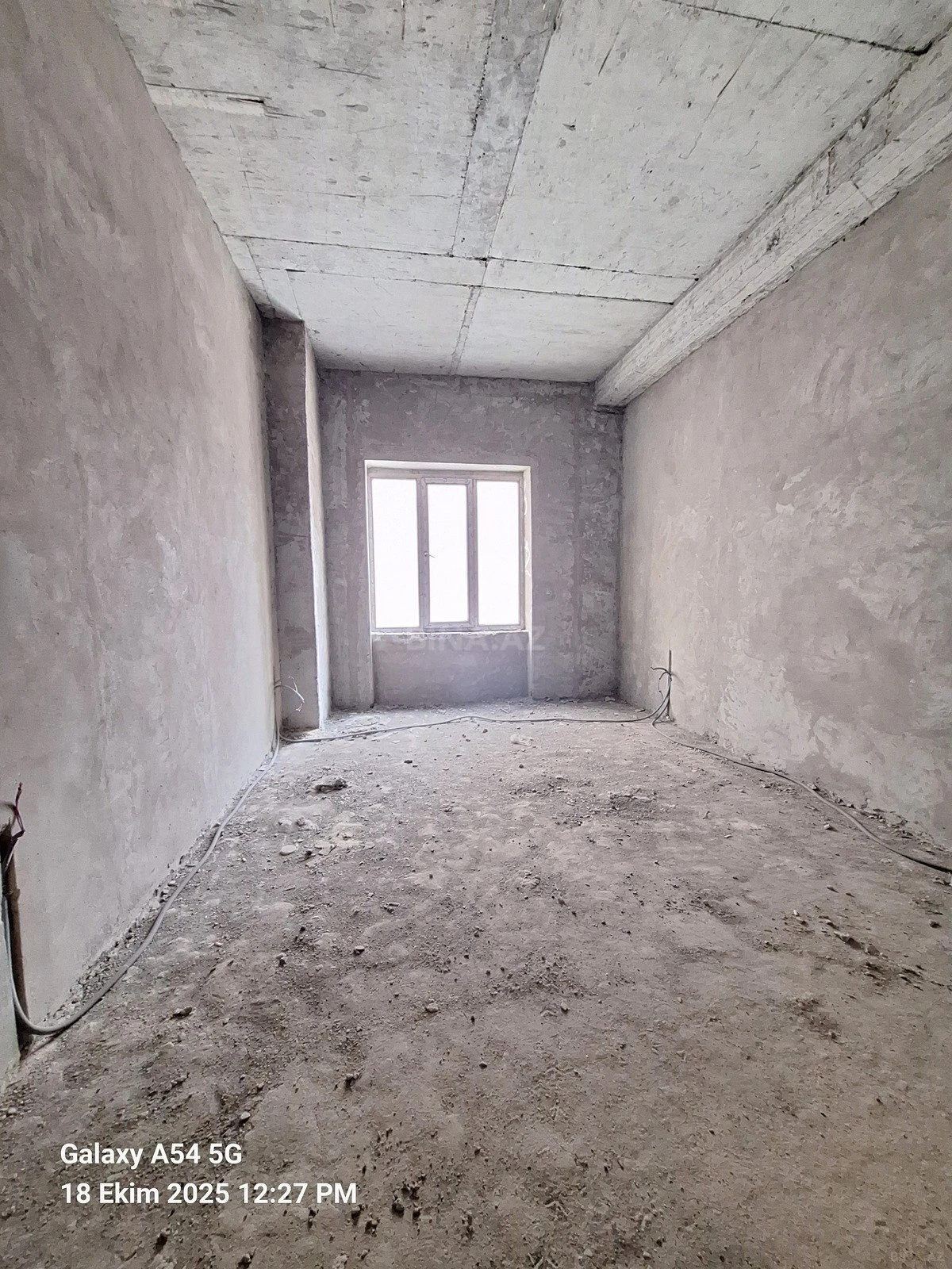 Satılır 3 otaqlı mənzil 146 m²