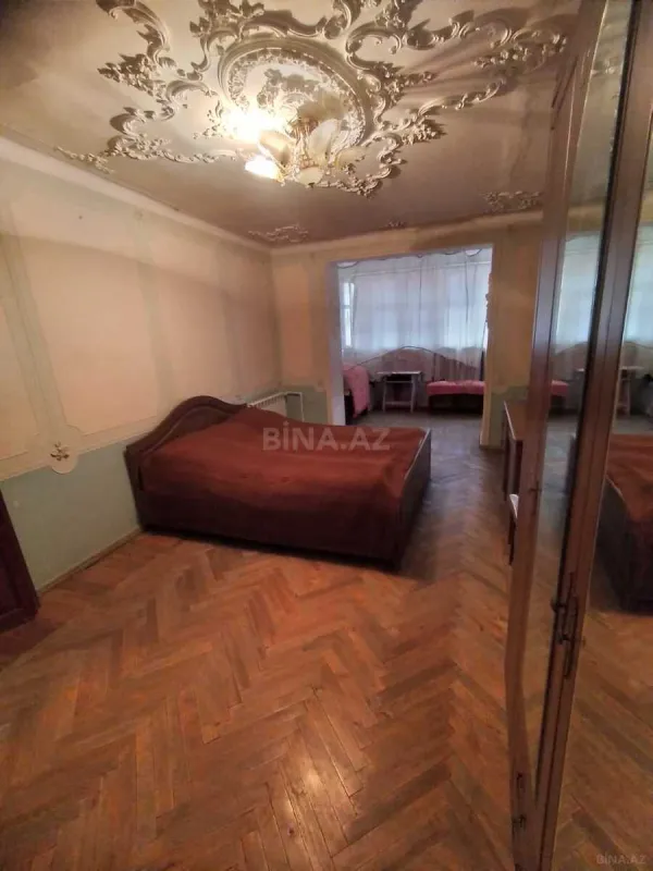 Satılır 4 otaqlı mənzil 100 m²