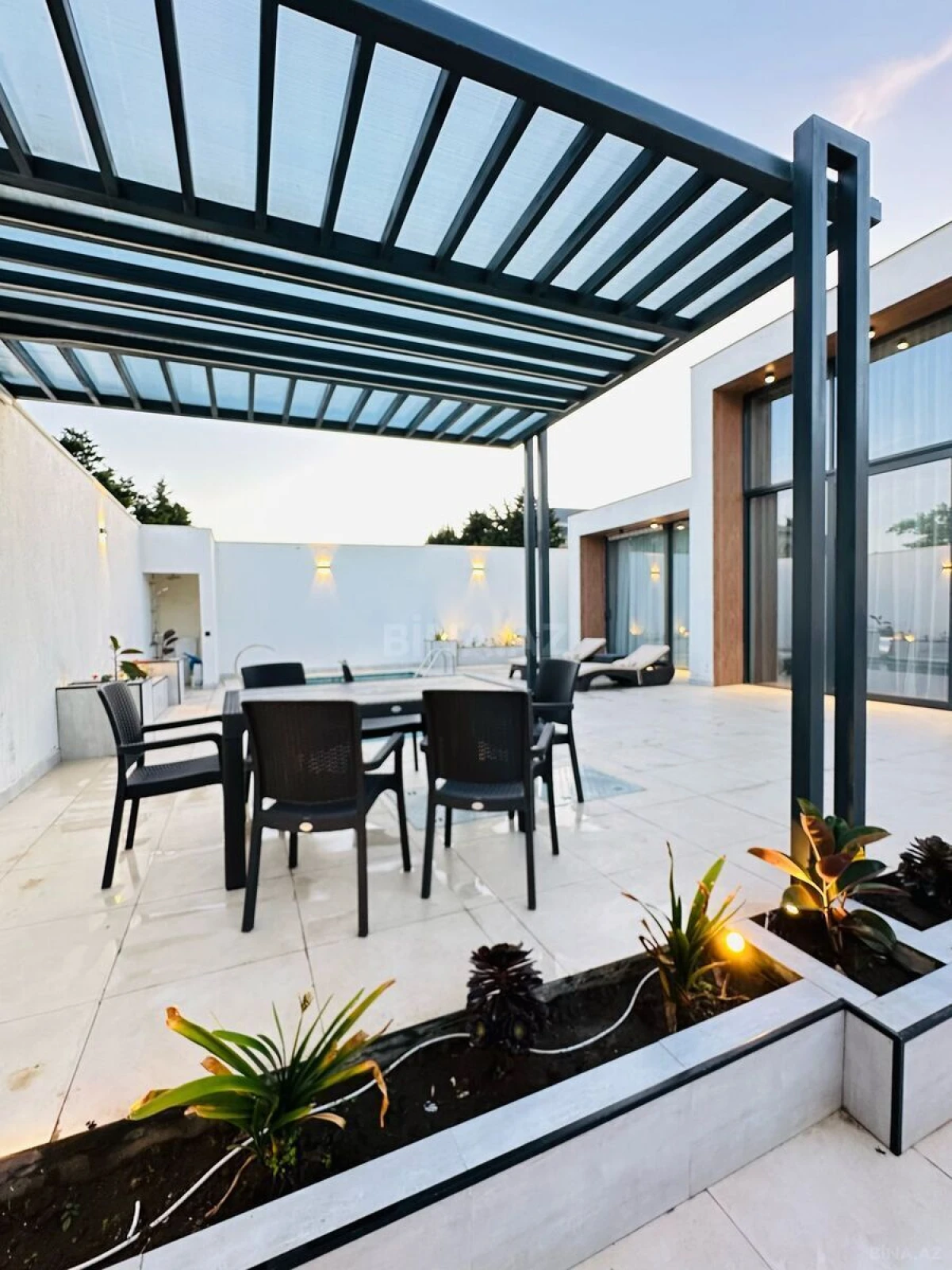 Kirayə verilir 4 otaqlı həyət evi 300 m²