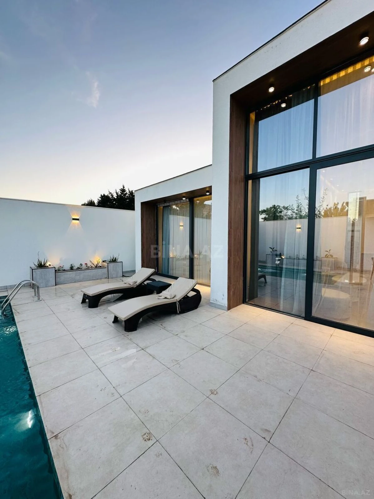 Kirayə verilir 4 otaqlı həyət evi 300 m²