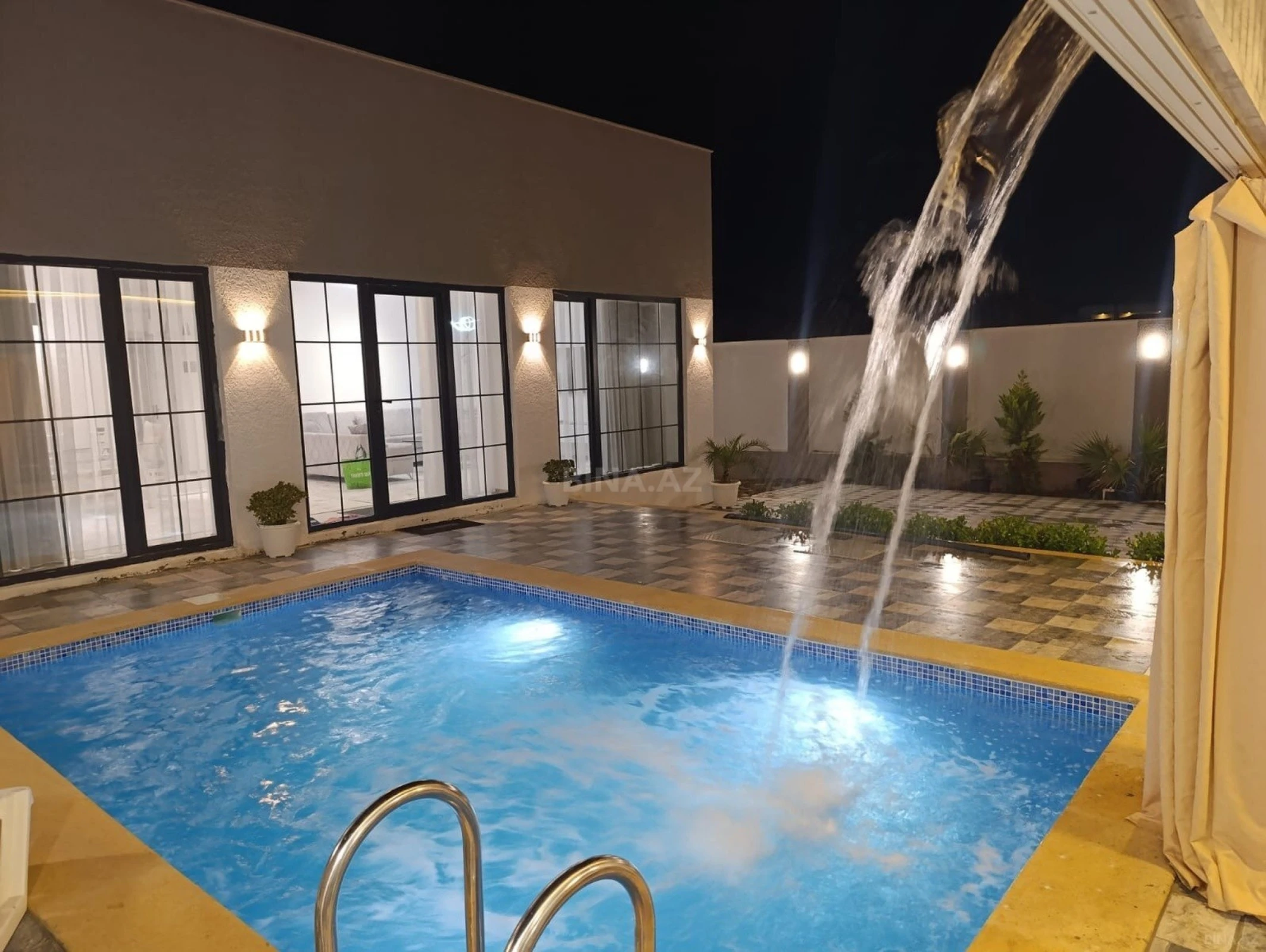 Kirayə verilir 4 otaqlı həyət evi 200 m²