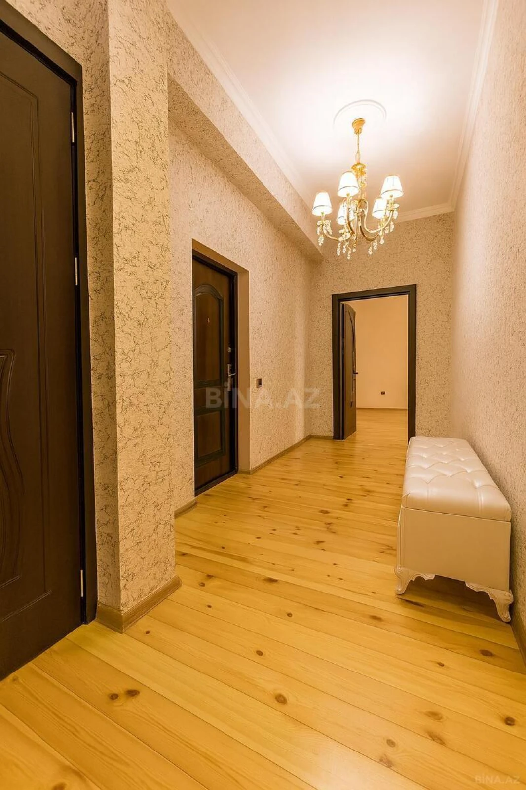 Satılır 2 otaqlı mənzil 92 m²