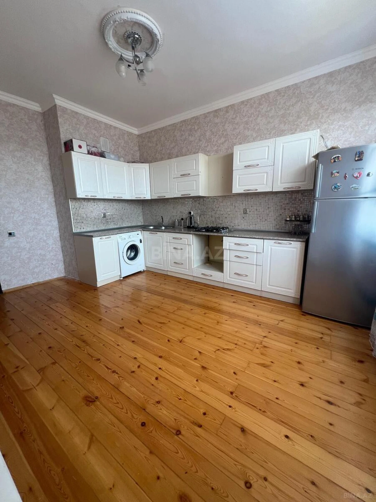 Satılır 2 otaqlı mənzil 92 m²