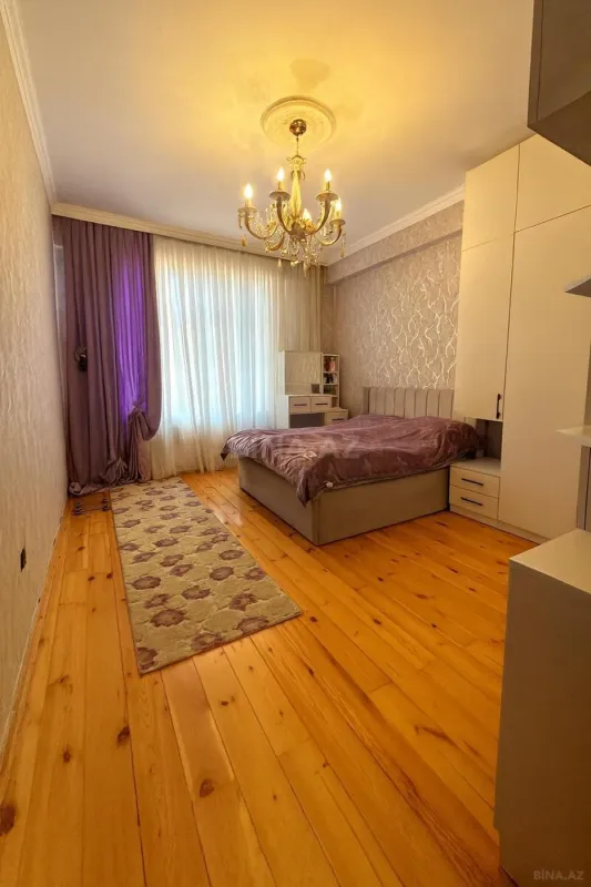 Satılır 2 otaqlı mənzil 92 m²