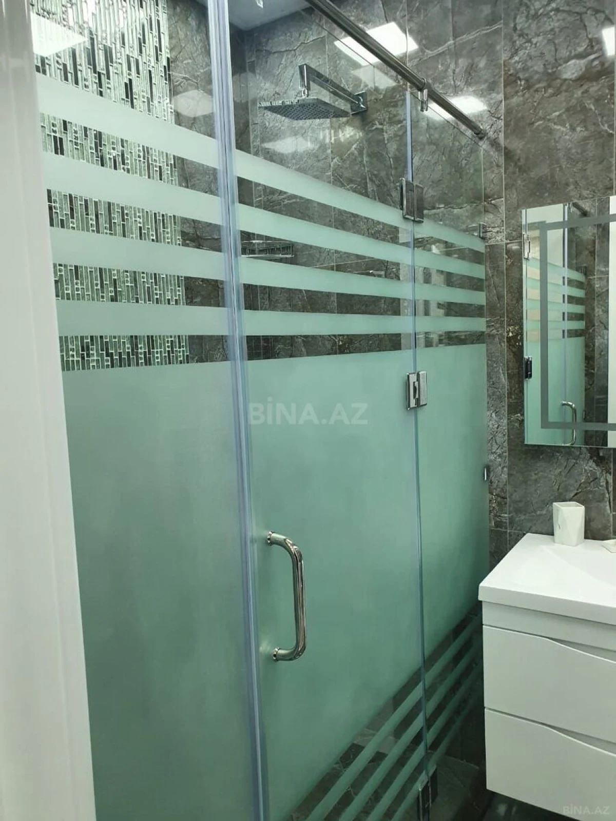 Satılır 2 otaqlı mənzil 67 m²