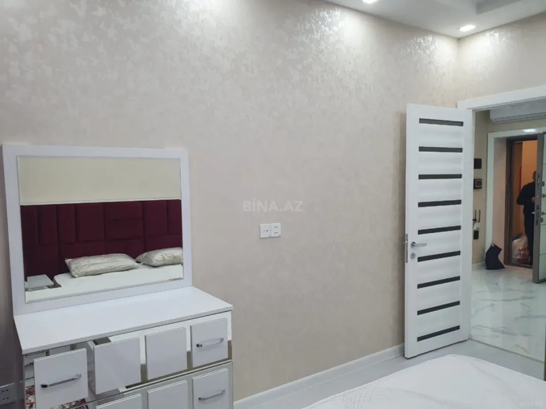 Satılır 2 otaqlı mənzil 67 m²