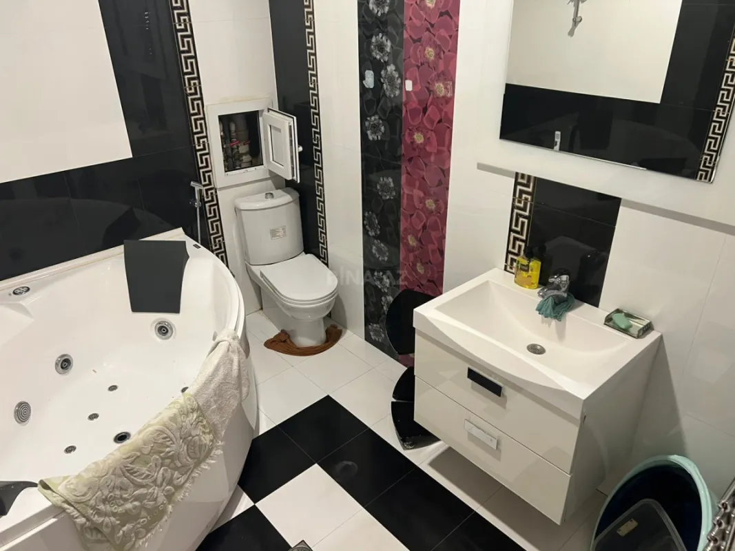 Kirayə verilir 4 otaqlı mənzil 205 m²